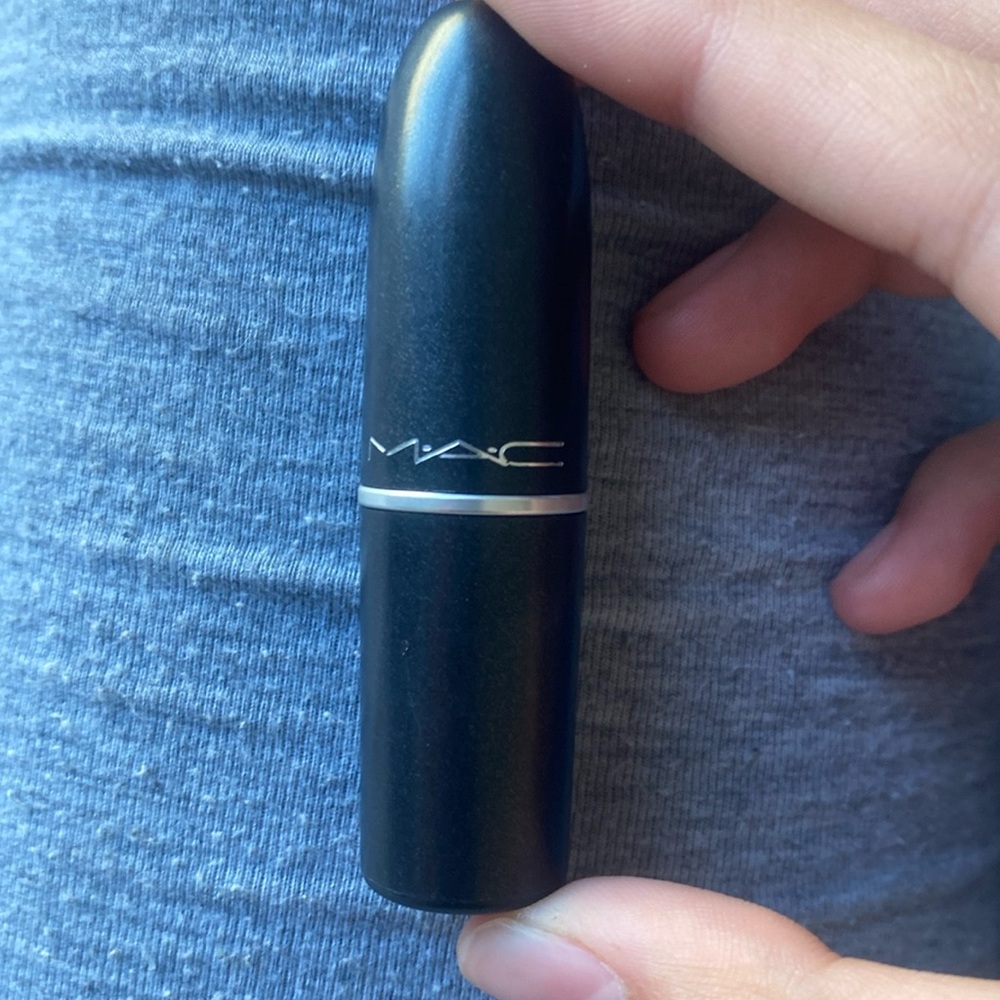 MAC Lipstick - 617 Velvet Teddy